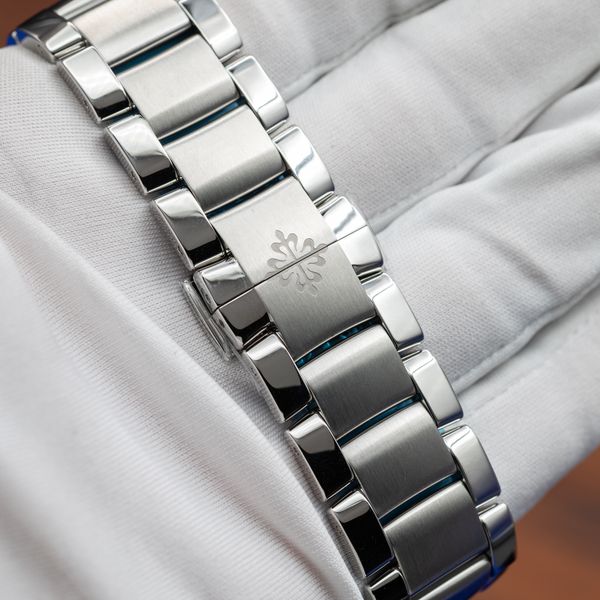 Patek Philippe Complications 5905/1A-001